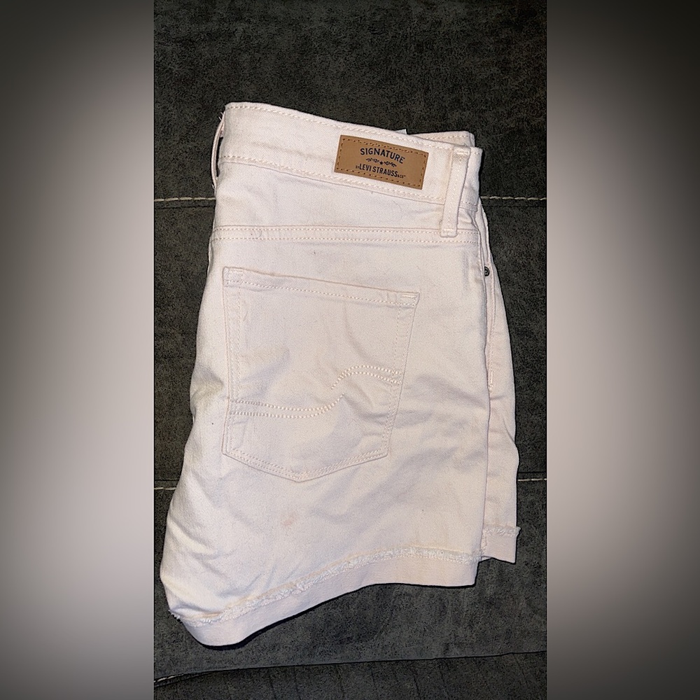 Signature Levis High Waist Shorts!